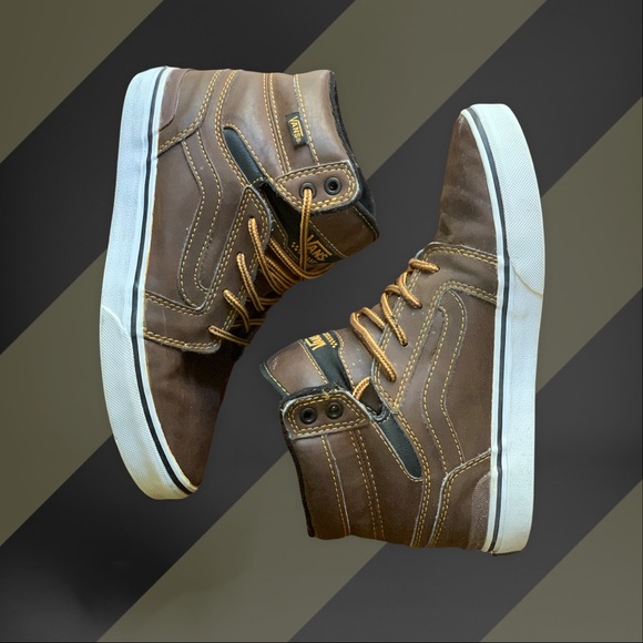 Youth Brown Leather Vans. Size 4.5. Two Tone Round Shoelaces. - Picture 5 of 5